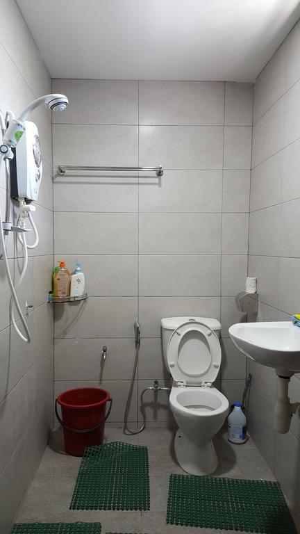 Ellis Lot 310 Villa Kuching Bagian luar foto